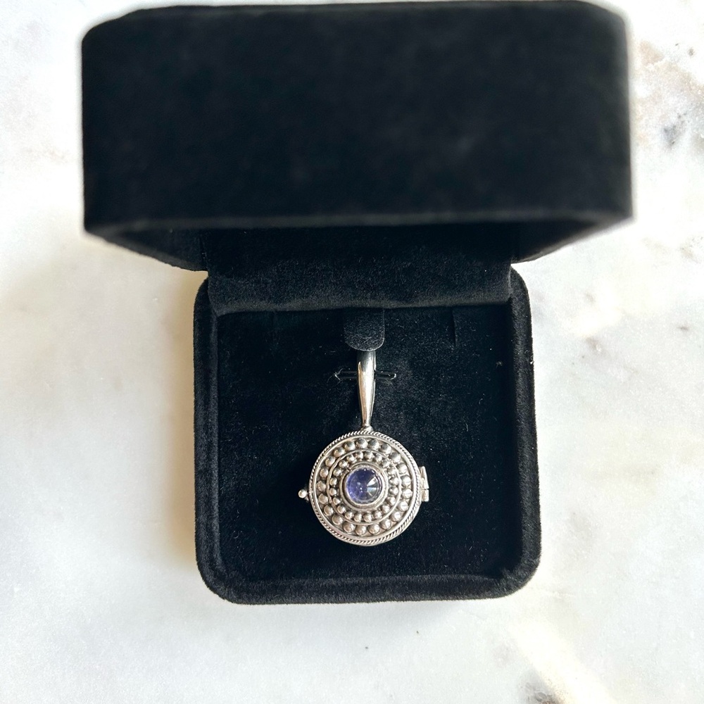 Silver locket - Picture 3 of 4